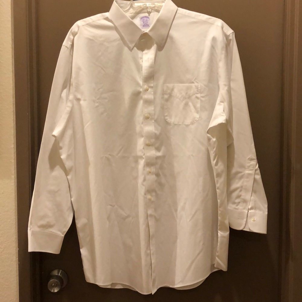 Brooks Brothers White Dress shirt, Classic fit